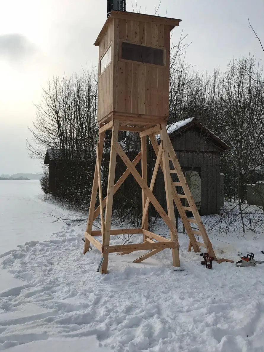 Jagdkanzel Lärche geschlossen, Verglasung, inkl. Unterbau und Leiter