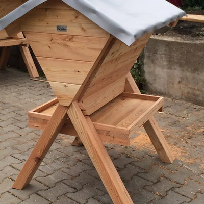 Rehwild-Fütterung aus Lärche Fütterung