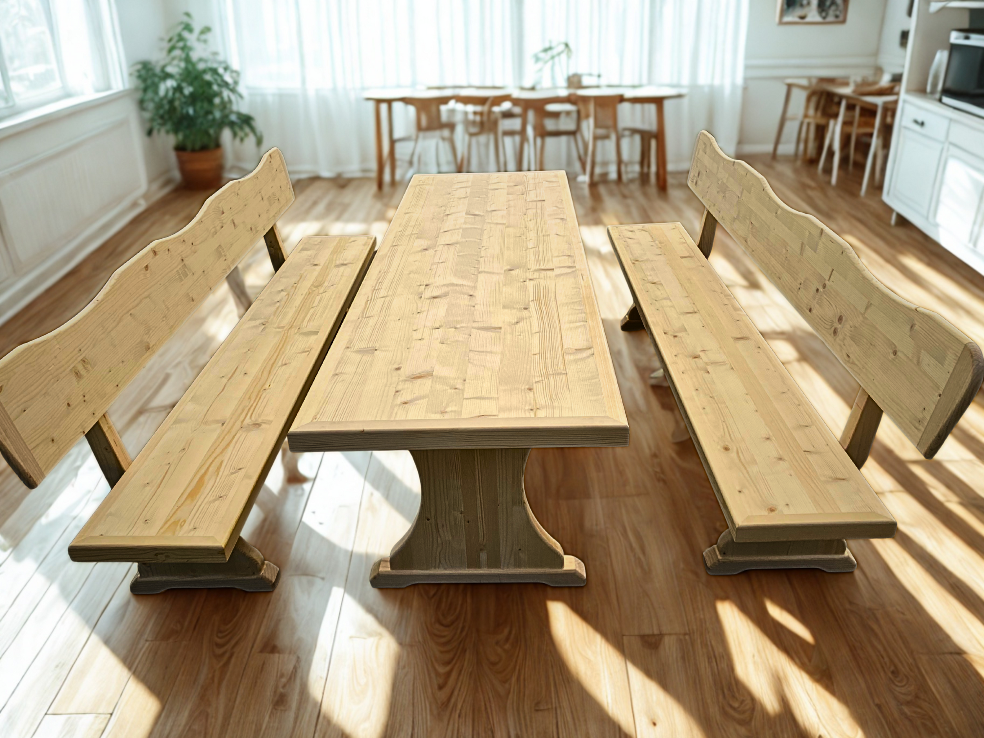 rustikale Sitzgarnitur aus massivem Holz im Esszimmer