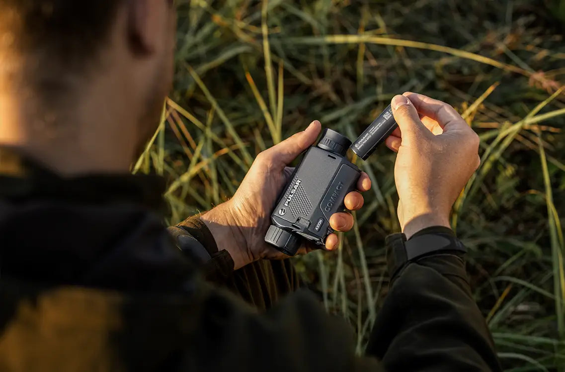 Es handelt sich hier um PULSAR Wärmebildkamera Axion XG35 Compact für die Jagd.