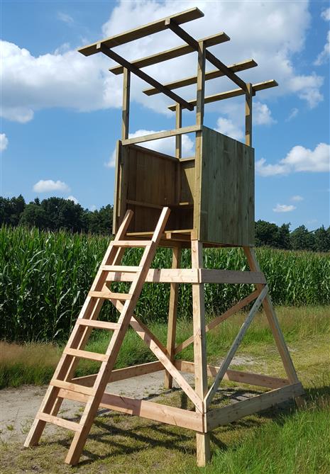 s handelt sich hier um Jagdkanzel "Waidmannsheil" inkl. Bockgerüst und Leiter, Höhe 3,10 m für die Jagd.
